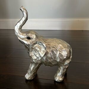 Silver resin elephant